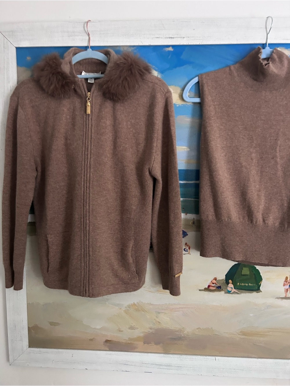 St. John 100% Cashmere real Fox Fur Trim  knit sweater  Arctic Fox Fur